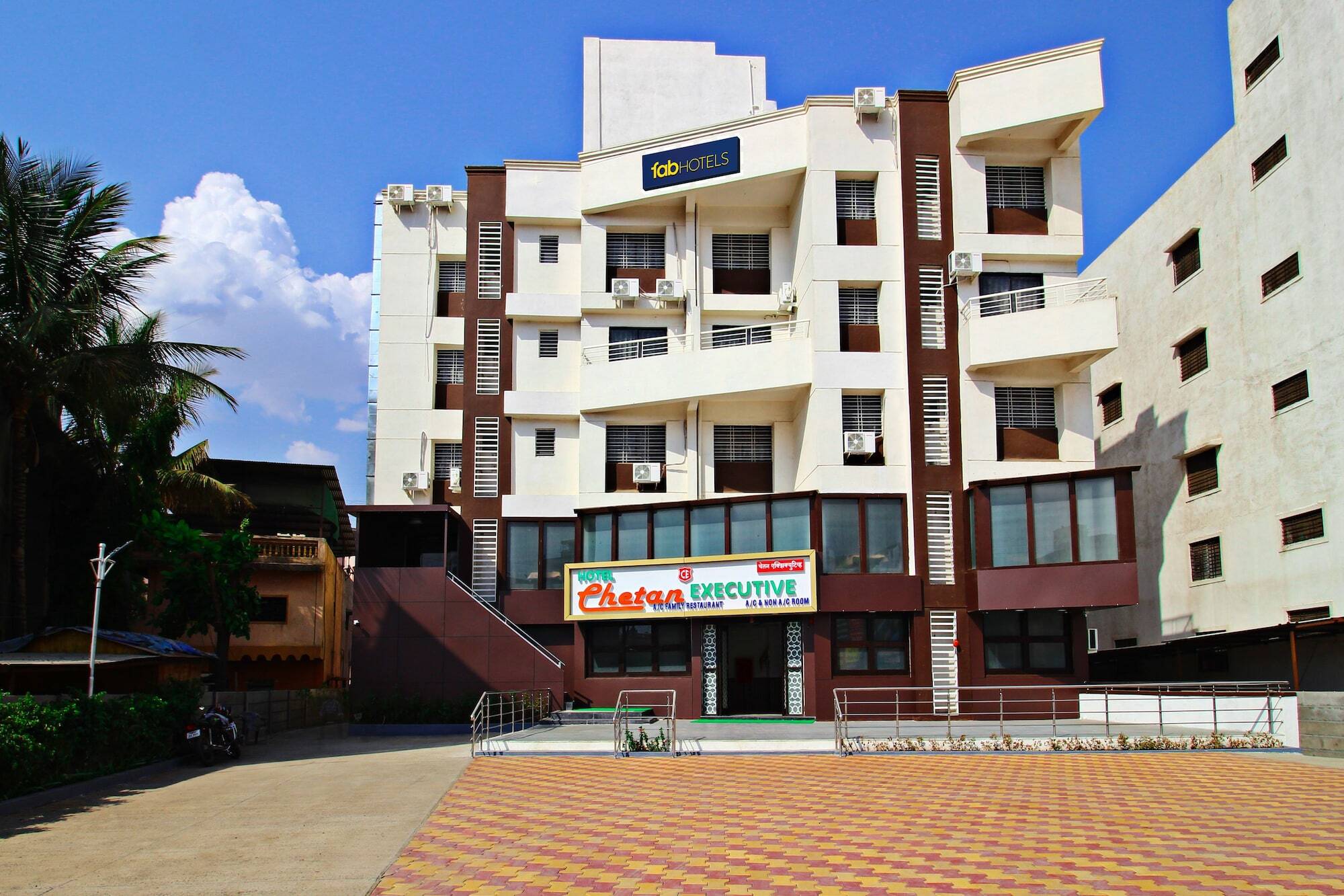 Fabhotel Chetan Executive Hadapsar Phursungi Exterior foto